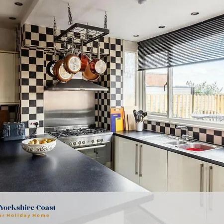 بيت للعطل Mid-century Seascape 3-bed Free Parking سكرابورو