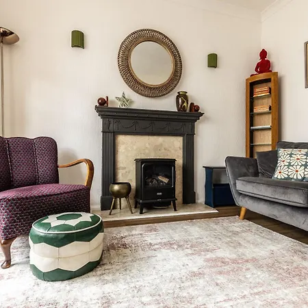 Mid-century Seascape 3-bed Free Parking 斯卡伯勒