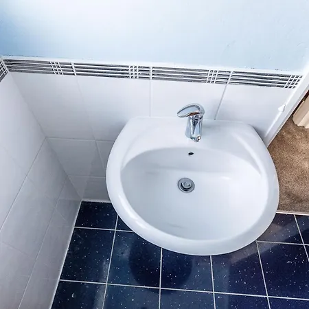 Mid-century Seascape 3-bed Free Parking *