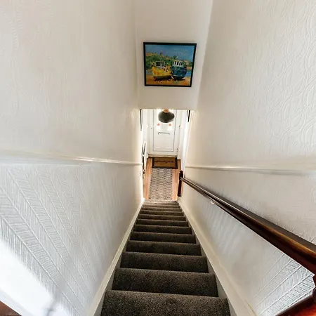 Mid-century Seascape 3-bed Free Parking Feriehus *