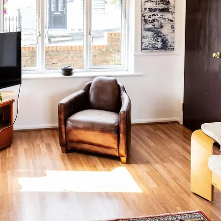 Mid-century Seascape 3-bed Free Parking *