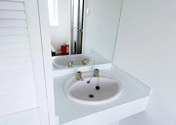 Mid-century Seascape 3-bed Free Parking * Scarborough