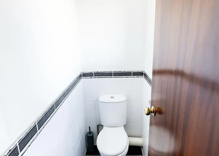 Semesterbostad Mid-century Seascape 3-bed Free Parking