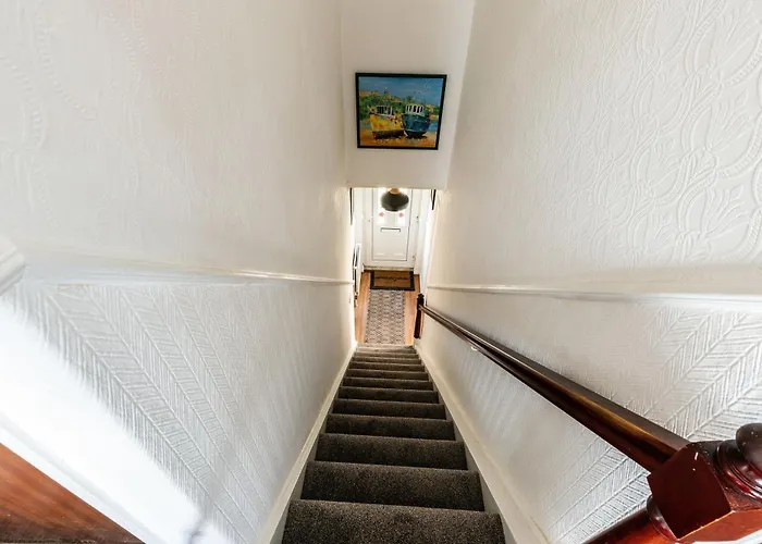 Mid-century Seascape 3-bed Free Parking Semesterbostad *