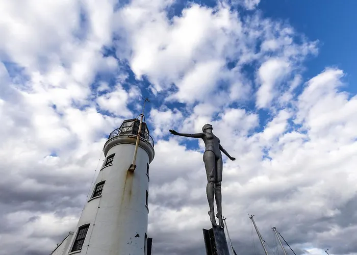 Mid-century Seascape 3-bed Free Parking Semesterbostad *