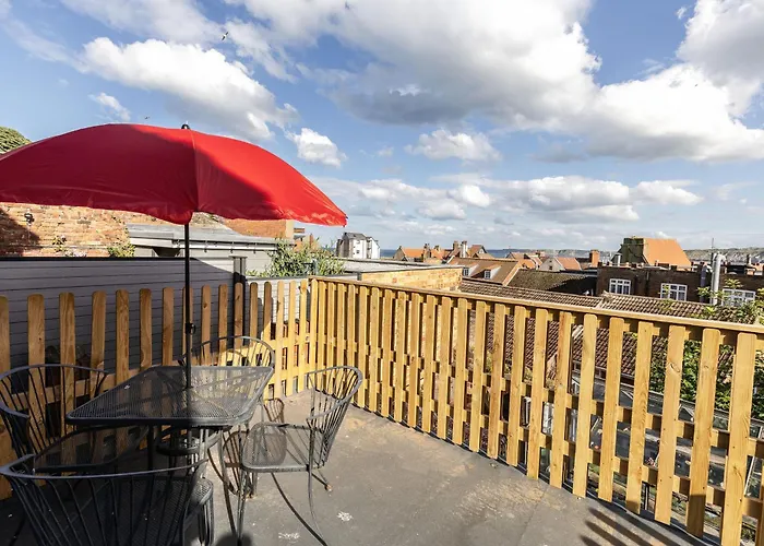 Mid-century Seascape 3-bed Free Parking Semesterbostad *