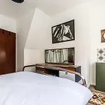 Mid-century Seascape 3-bed Free Parking *