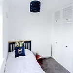 Mid-century Seascape 3-bed Free Parking 펜션 *