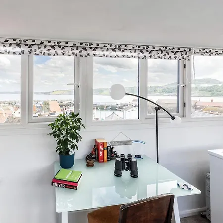 Mid-century Seascape 3-bed Free Parking Σπίτι διακοπών